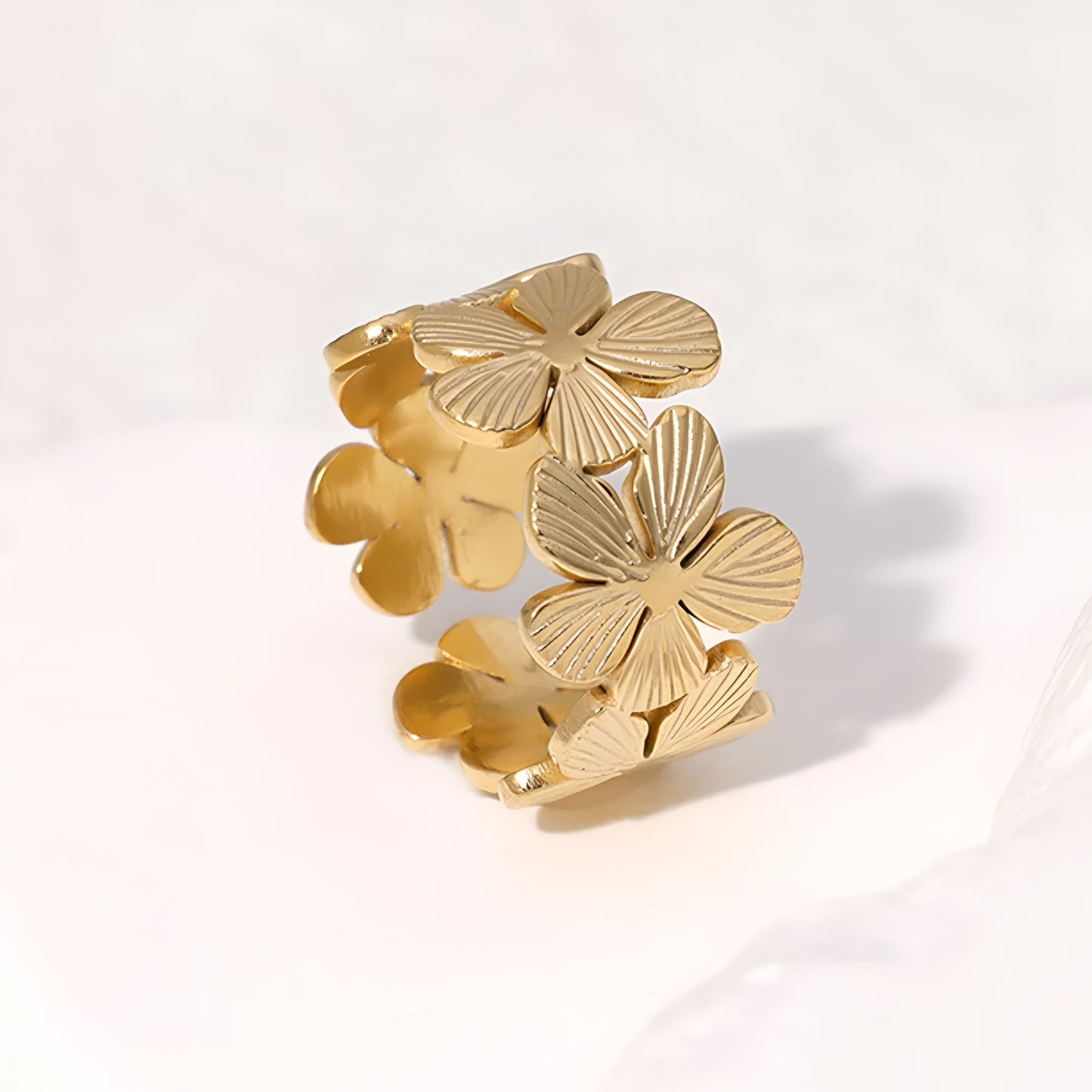Lily band ring