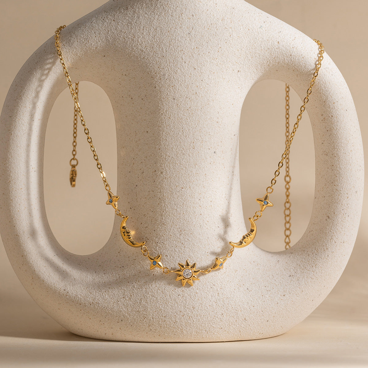 Sol kissed necklace