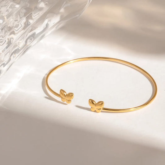 Aurelia cuff