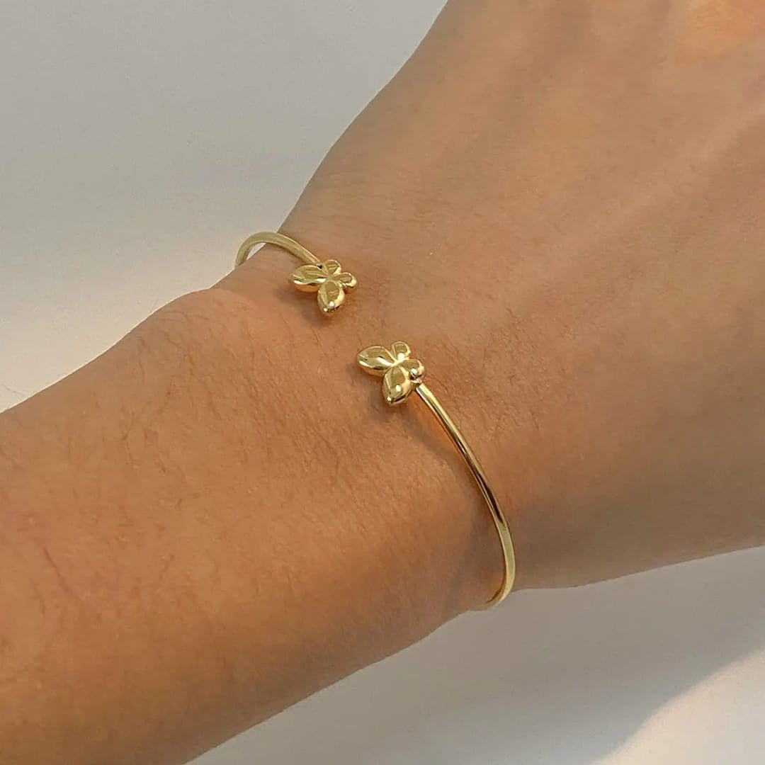 Aurelia cuff